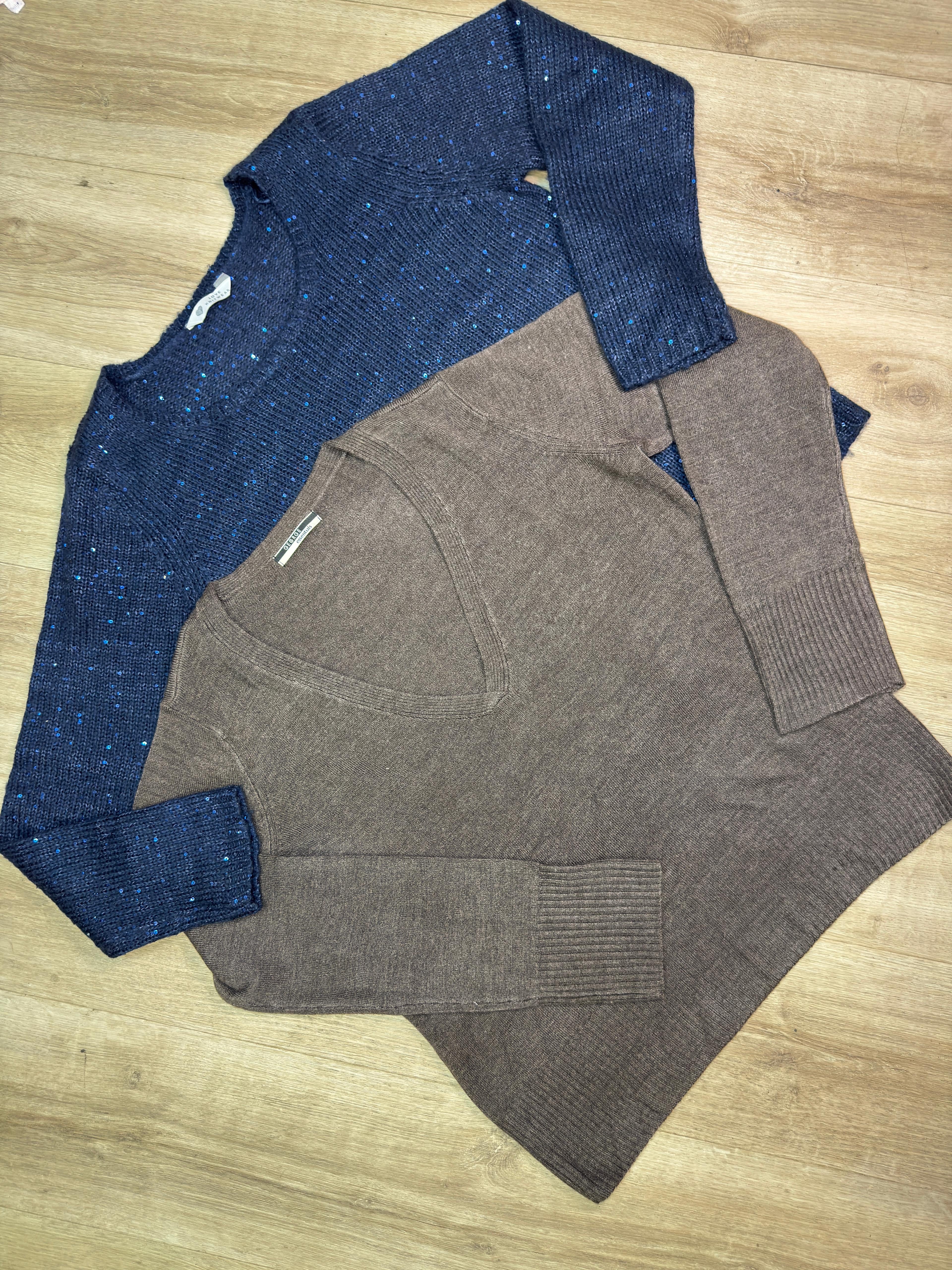 OUTFIT JERSEYS DE PUNTO NEUTROS – LOOK CASUAL ELEGANTE