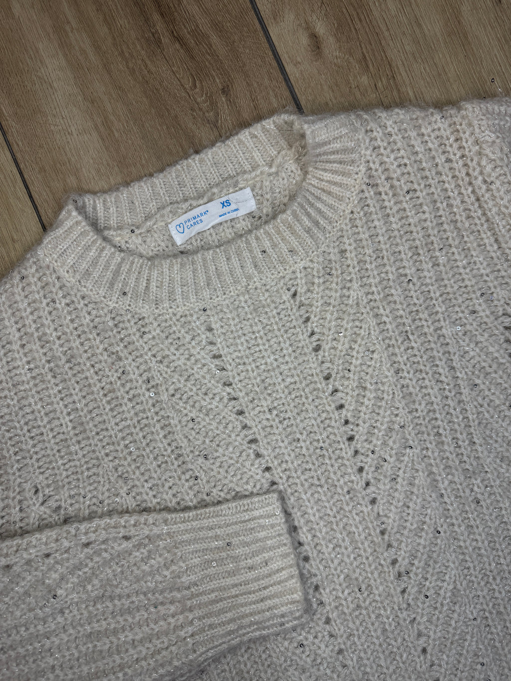 OUTFIT PUNTO CON BRILLO & DENIM – LOOK CASUAL ELEGANTE