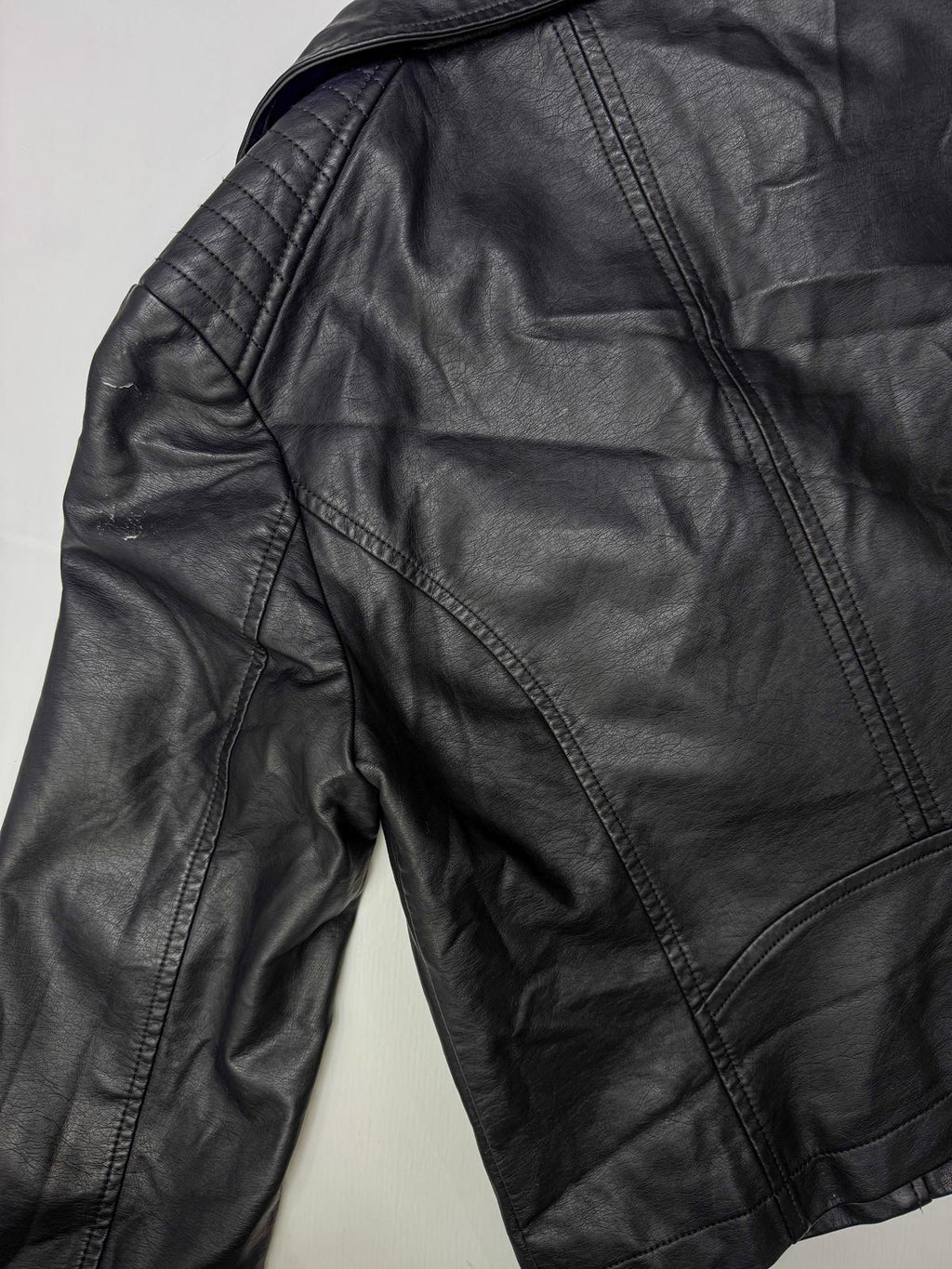 Chaqueta Biker Negra Efecto Piel